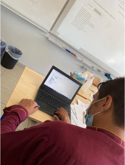 OKAN presentatie jongen ICT